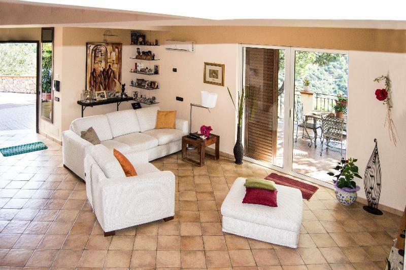 Casa Vacanze Gallodoro Letojanni Extérieur photo