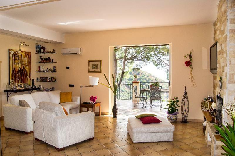 Casa Vacanze Gallodoro Letojanni Extérieur photo