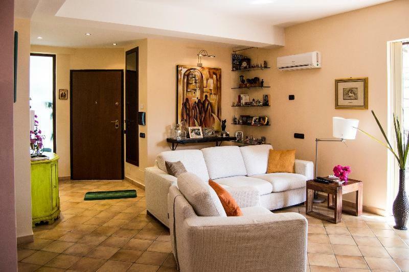 Casa Vacanze Gallodoro Letojanni Extérieur photo