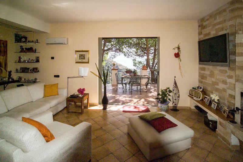 Casa Vacanze Gallodoro Letojanni Extérieur photo